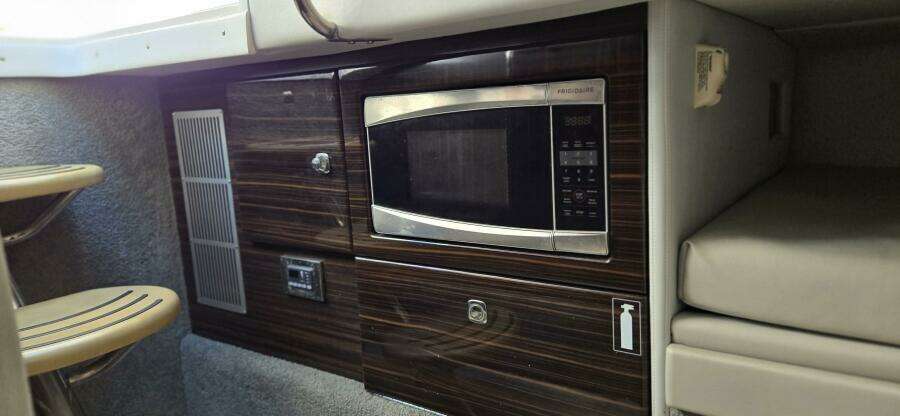 2016 Formula 330 Crossover Bowrider