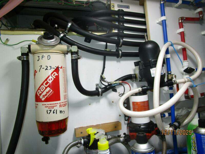47' Bayliner port Racor fuel filter