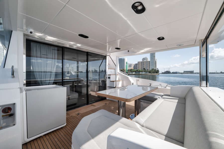 2022 Azimut FLYBRIDGE