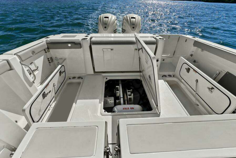 2024 Pursuit S 358 Sport - Cockpit