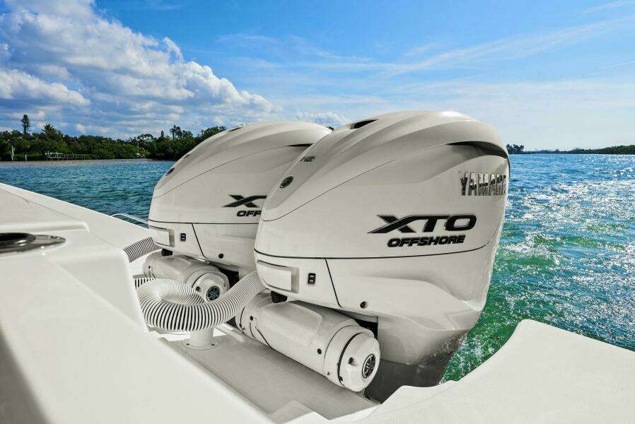 2024 Pursuit S 358 Sport - Engines