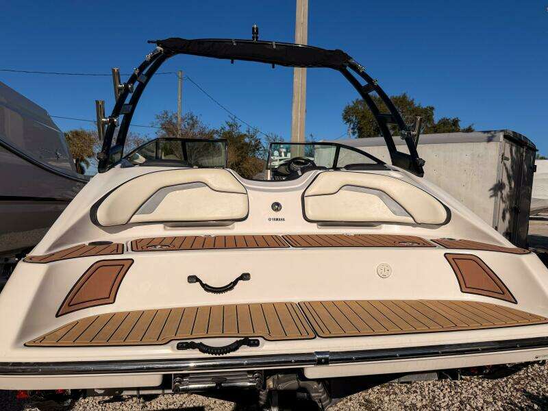 2017 Yamaha Boats AR195