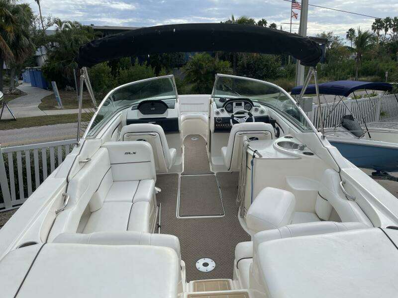 2008 Sea Ray 270 SLX