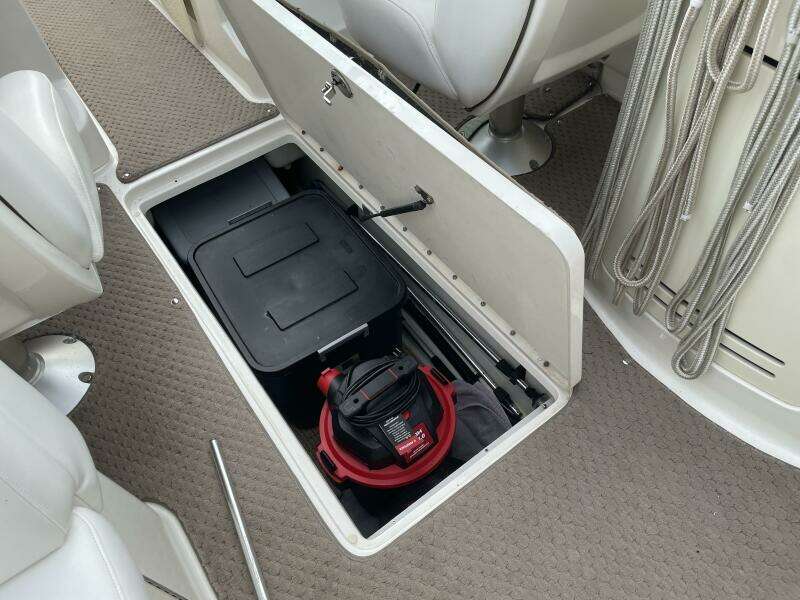 2008 Sea Ray 270 SLX