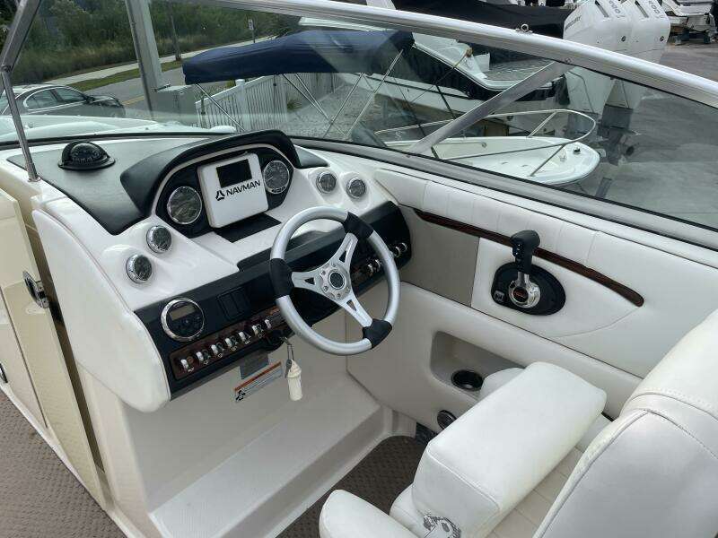 2008 Sea Ray 270 SLX