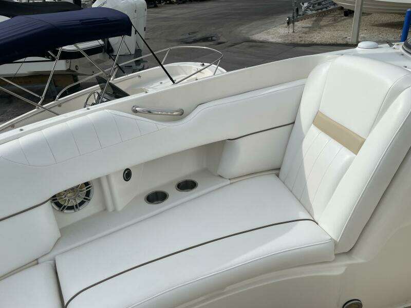 2008 Sea Ray 270 SLX