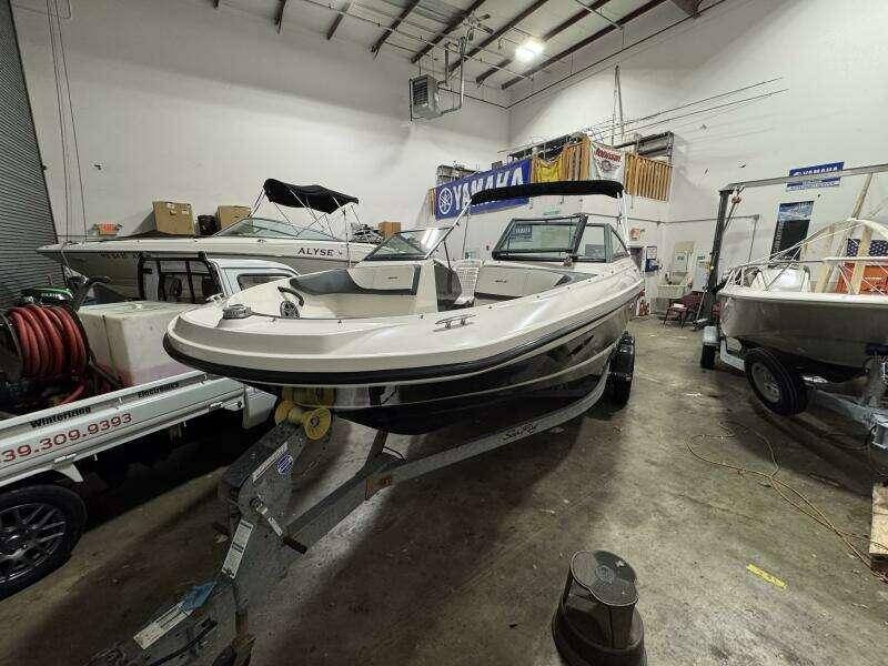 2016 Sea Ray 210SPX-OB