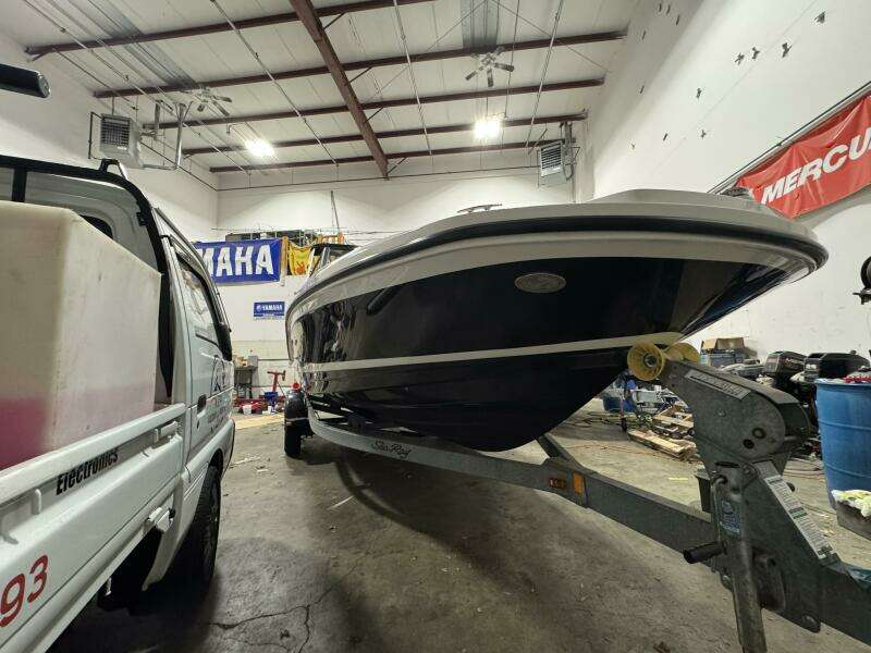 2016 Sea Ray 210SPX-OB