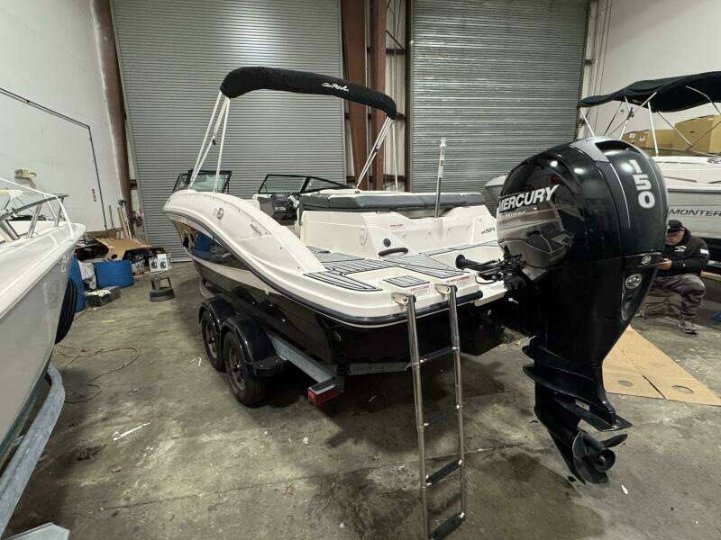 2016 Sea Ray 210SPX-OB