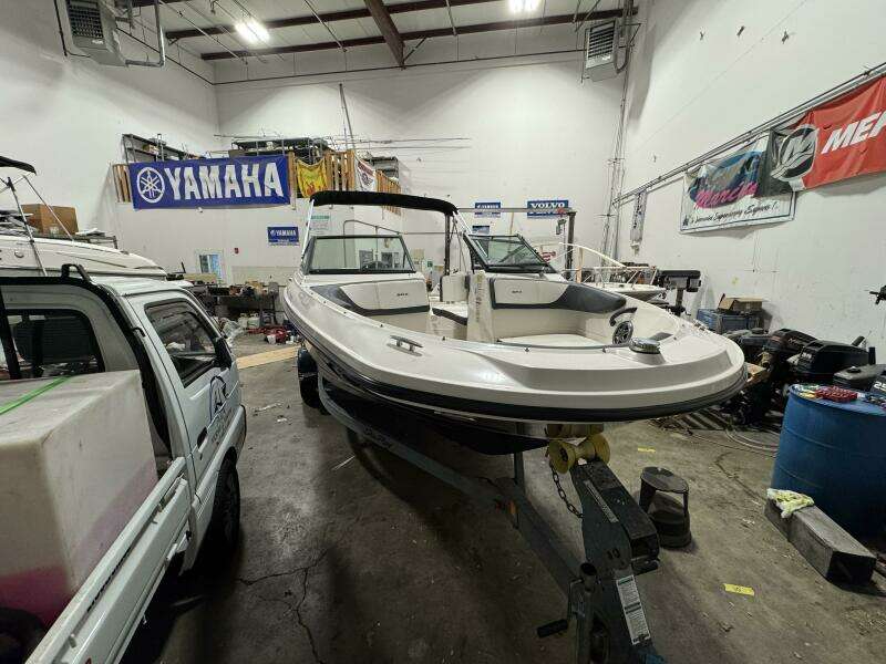 2016 Sea Ray 210SPX-OB