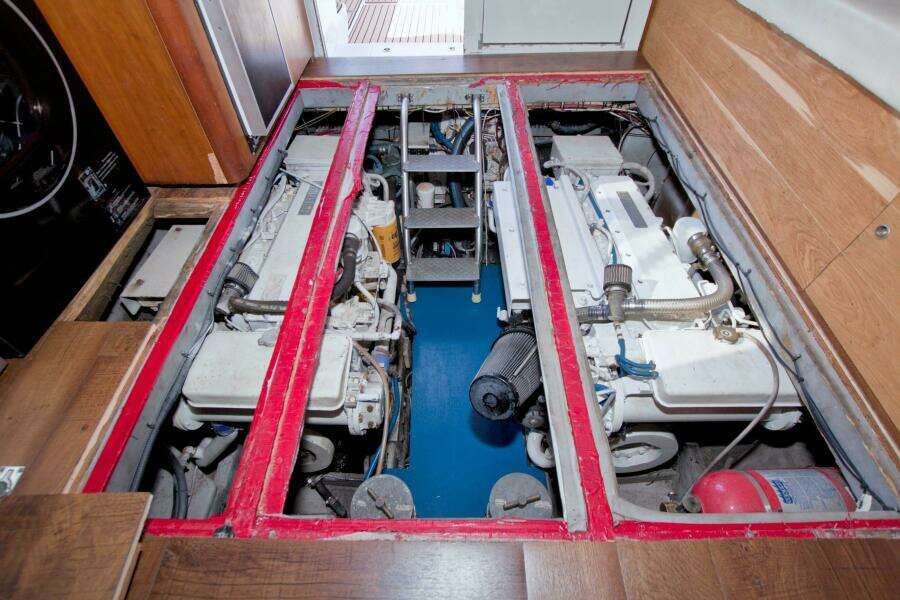 1998 Luhrs 36 Convertible