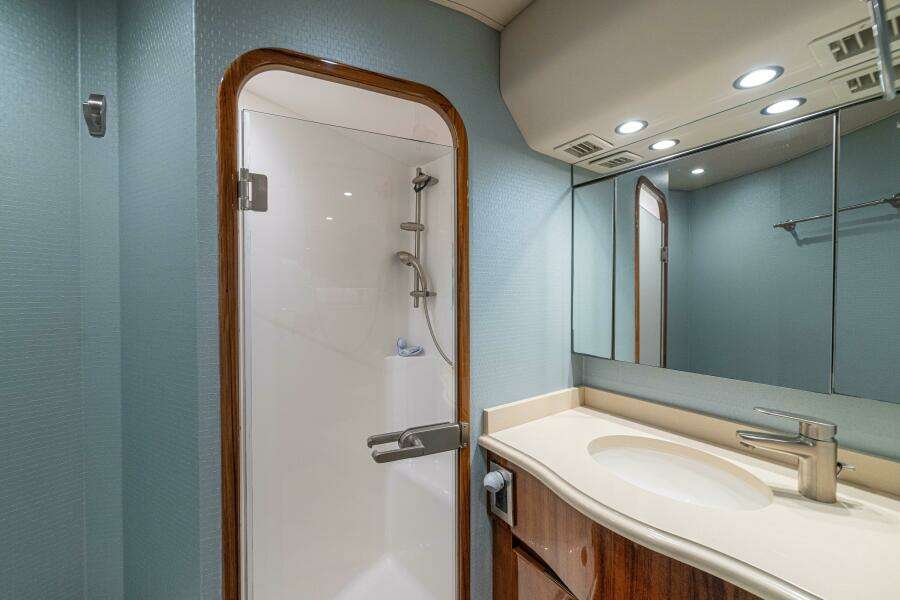 2016 Viking 66 Convertible