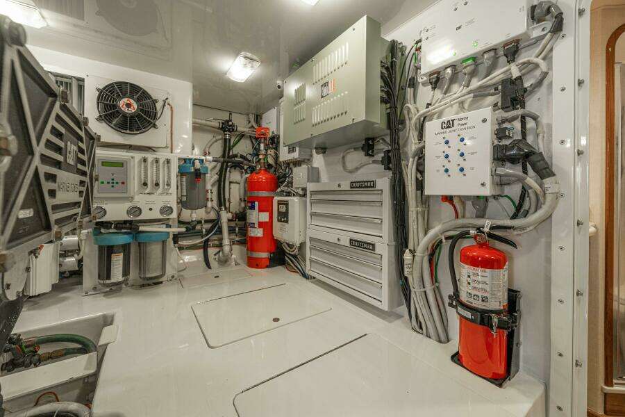 2016 Viking 66 Convertible