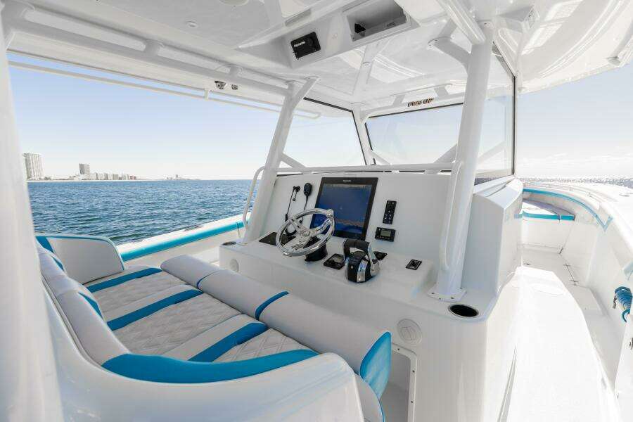 2017 42 Yellowfin Offshore Fins Up Helm (3)
