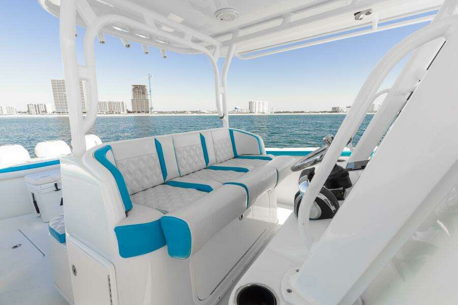 2017 42 Yellowfin Offshore Fins Up Helm Seating