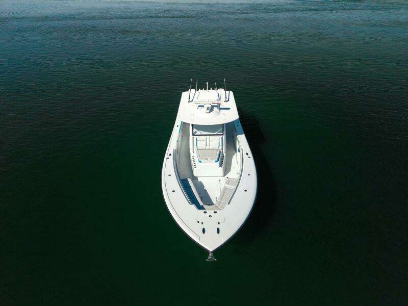 2017 42 Yellowfin Offshore Fins Up Overview (2)