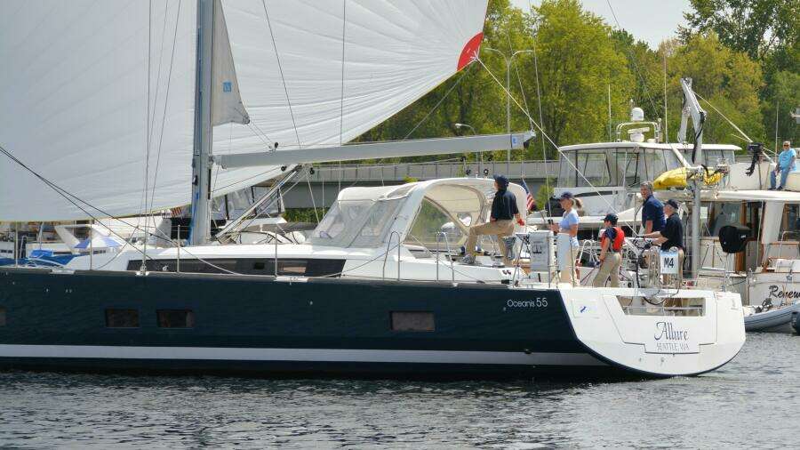 2014 Beneteau Oceanis 55