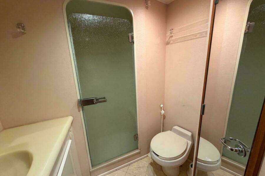 1999 Viking 58 Convertible