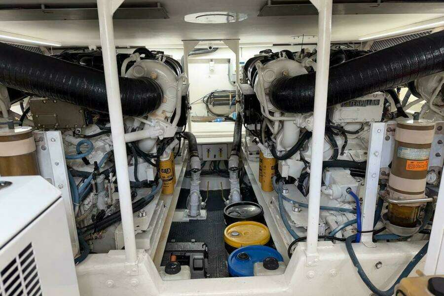 1999 Viking 58 Convertible