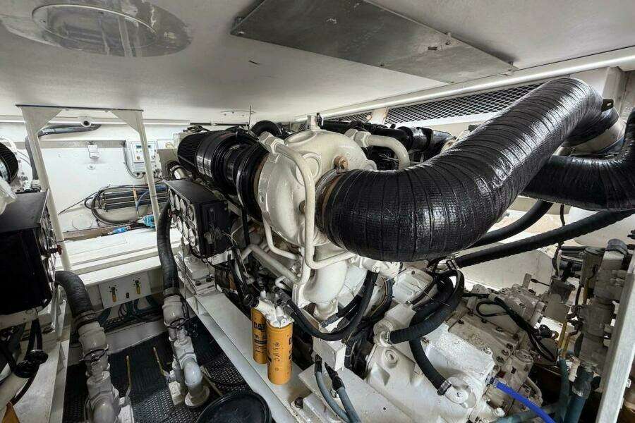 1999 Viking 58 Convertible