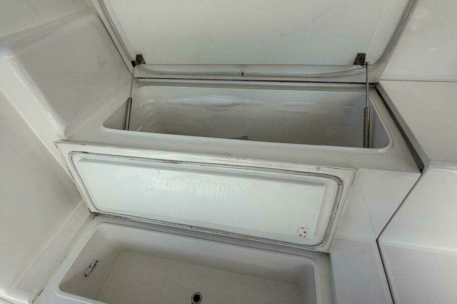 1999 Viking 58 Convertible