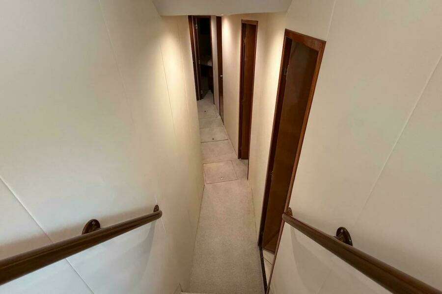 1999 Viking 58 Convertible