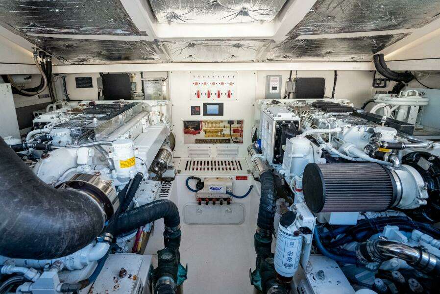 2007 Cabo 40 Express