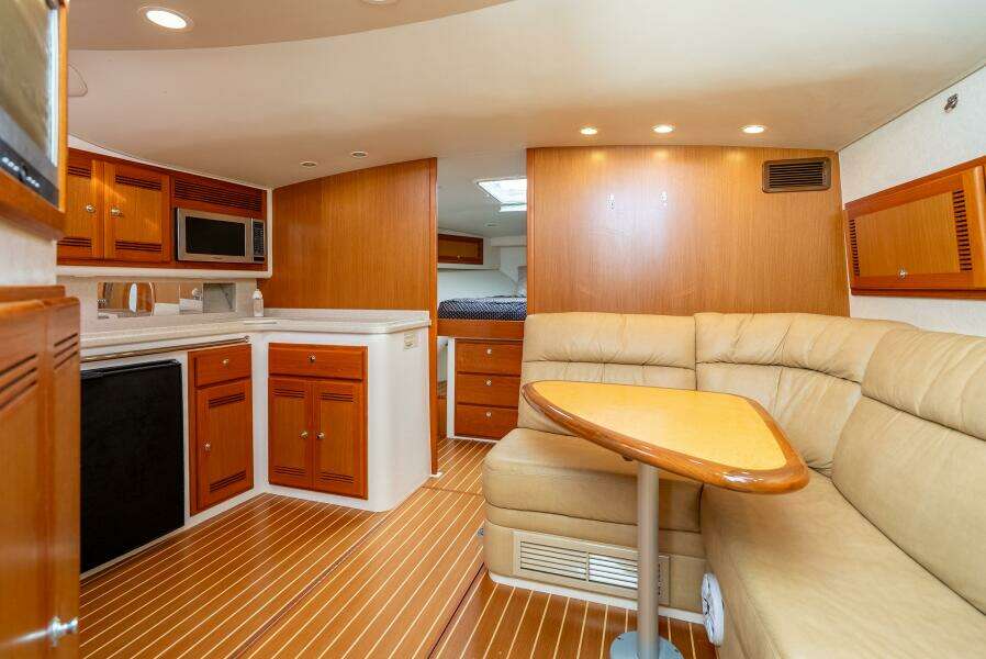 2007 Cabo 40 Express