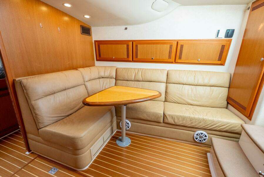 2007 Cabo 40 Express