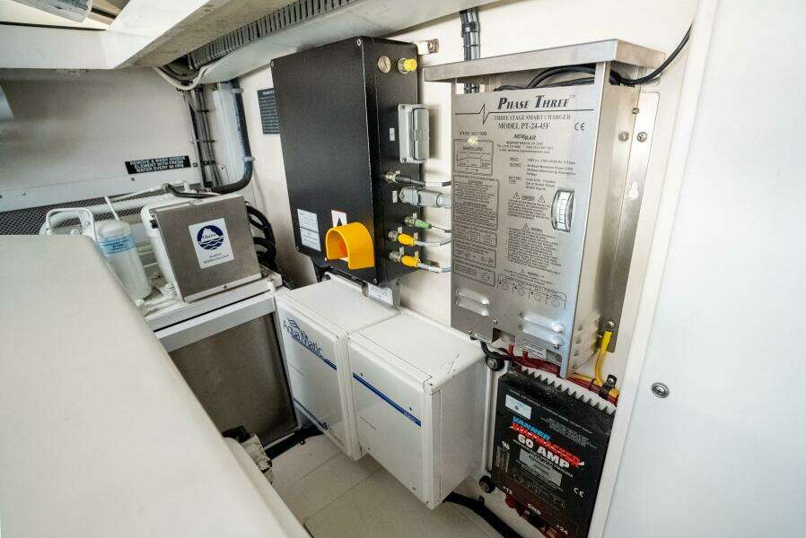 2007 Cabo 40 Express