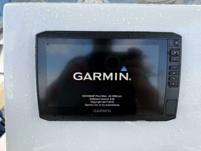 2019 Key West 239 CC Fwd Seating