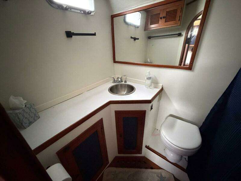 1984 Golden Star Trawler