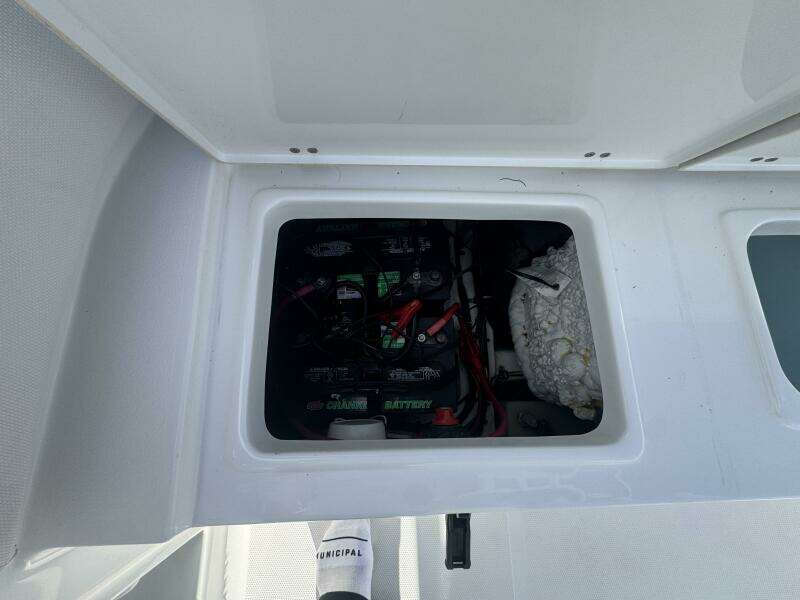 2021 Sea Hunt Ultra 219