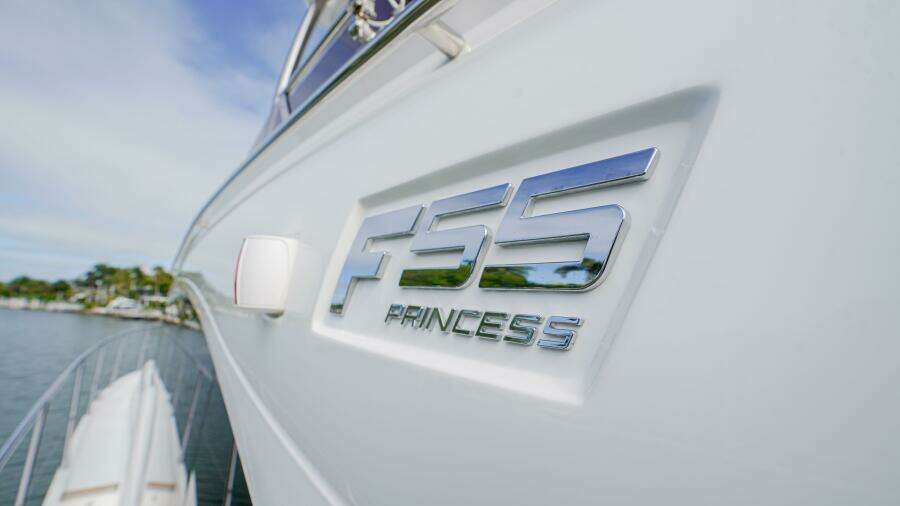 2022 Princess F55