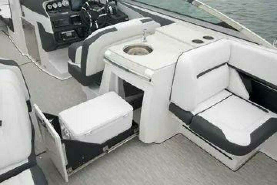 2016 Regal 3200 Bowrider