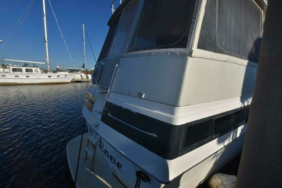 1993 Ocean Yachts 44 Motoryacht