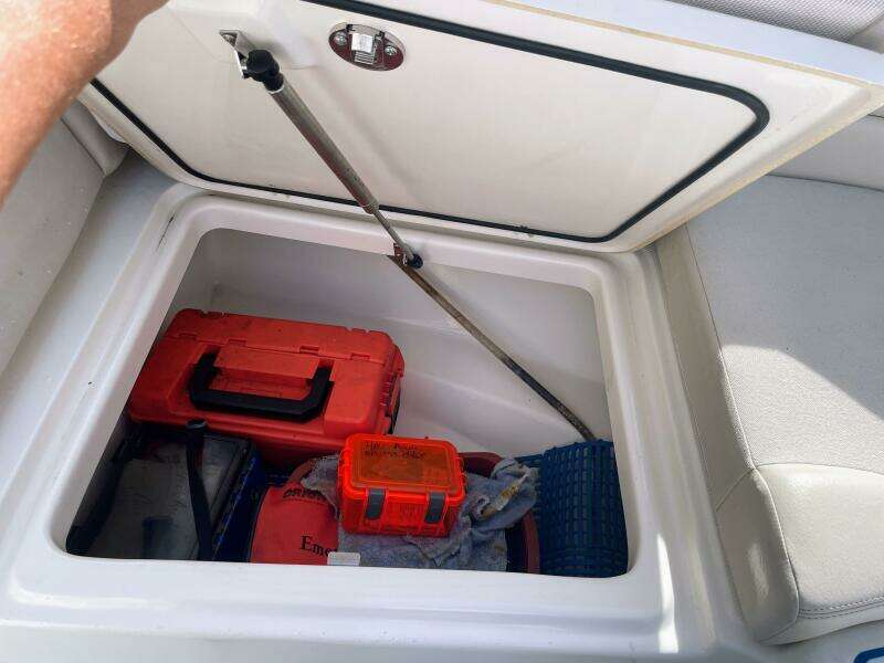 2015 Boston Whaler 230 Vantage