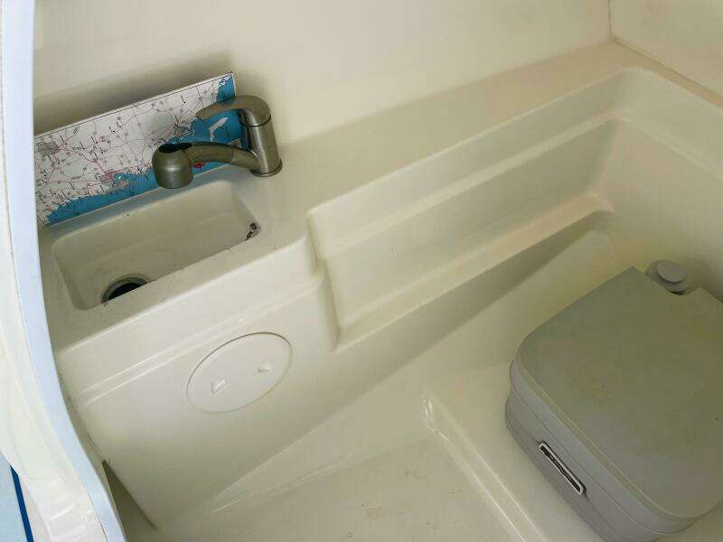 2015 Boston Whaler 230 Vantage