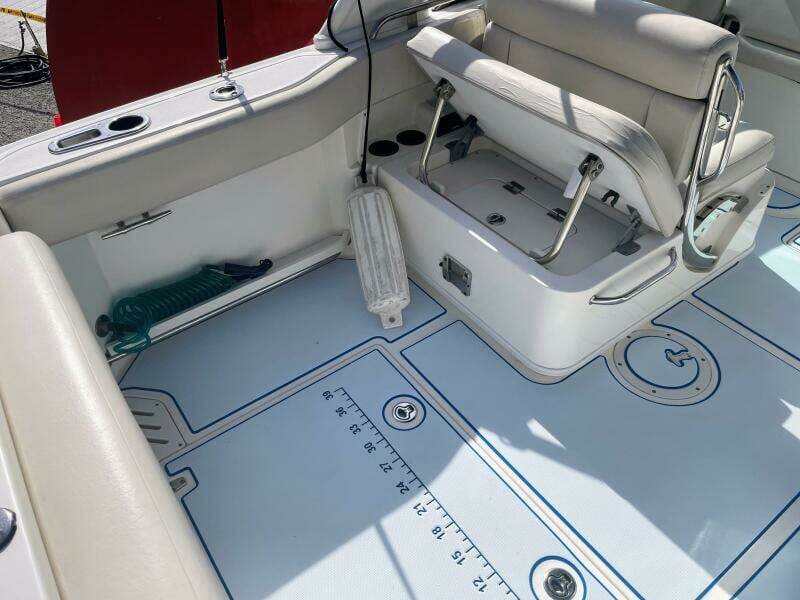 2015 Boston Whaler 230 Vantage