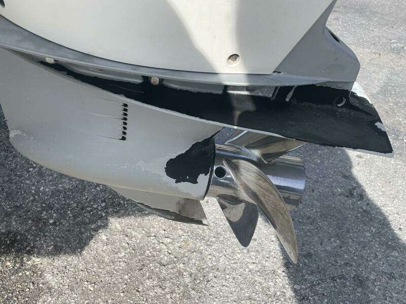 2015 Boston Whaler 230 Vantage