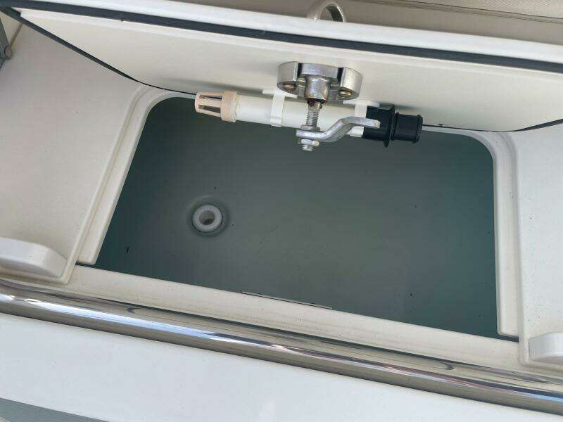 2015 Boston Whaler 230 Vantage