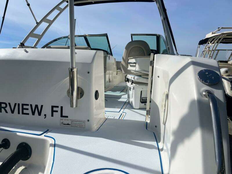 2015 Boston Whaler 230 Vantage