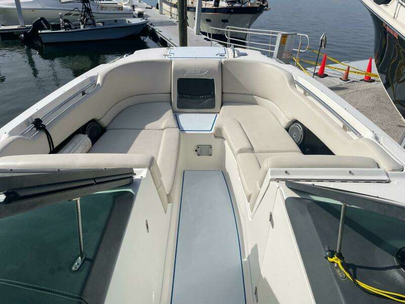 2015 Boston Whaler 230 Vantage