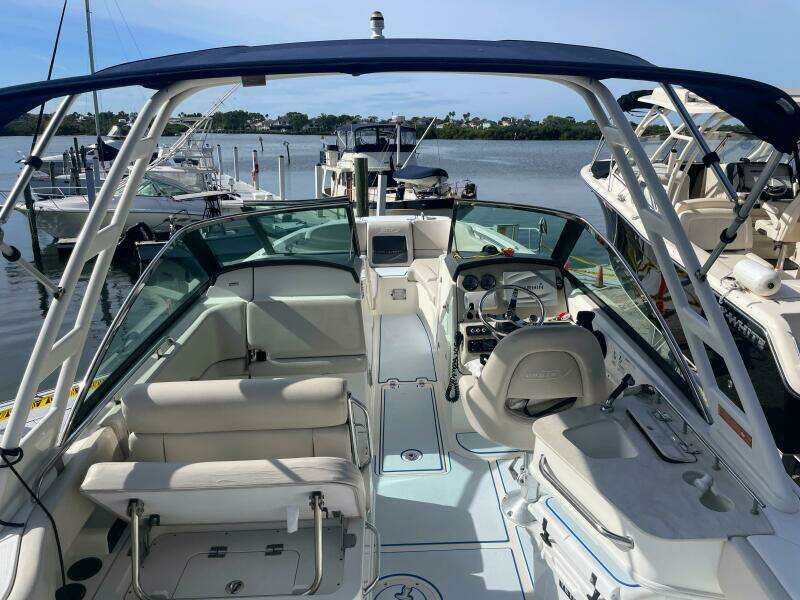 2015 Boston Whaler 230 Vantage