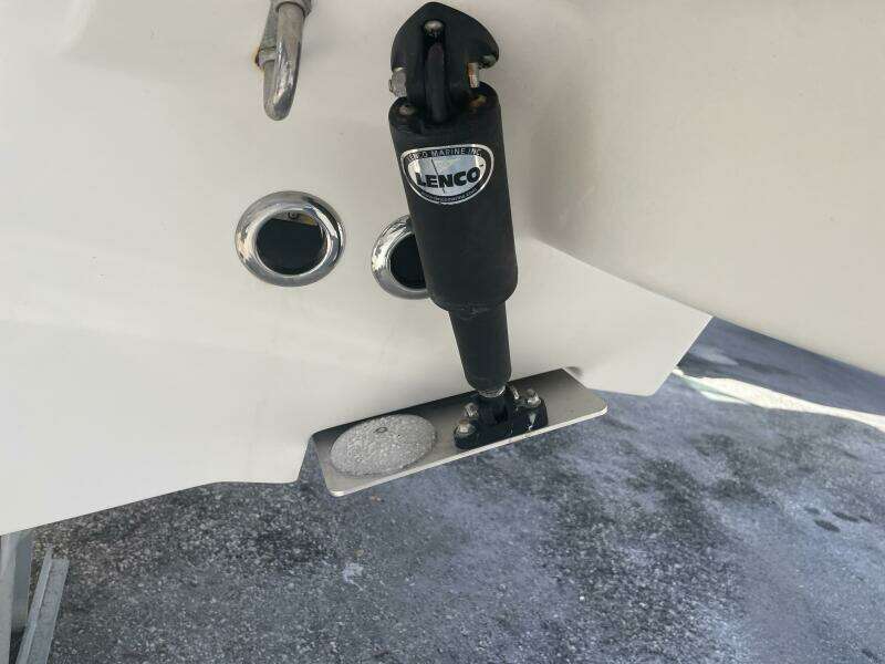 2015 Boston Whaler 230 Vantage