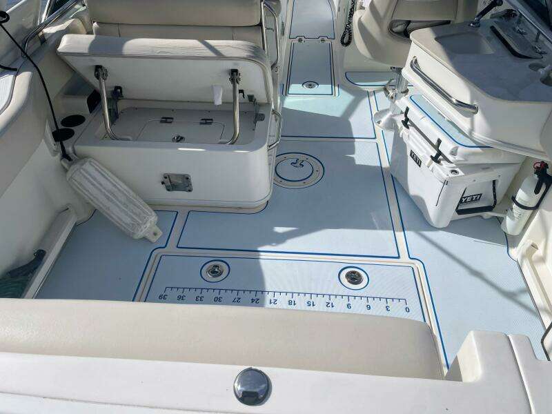 2015 Boston Whaler 230 Vantage