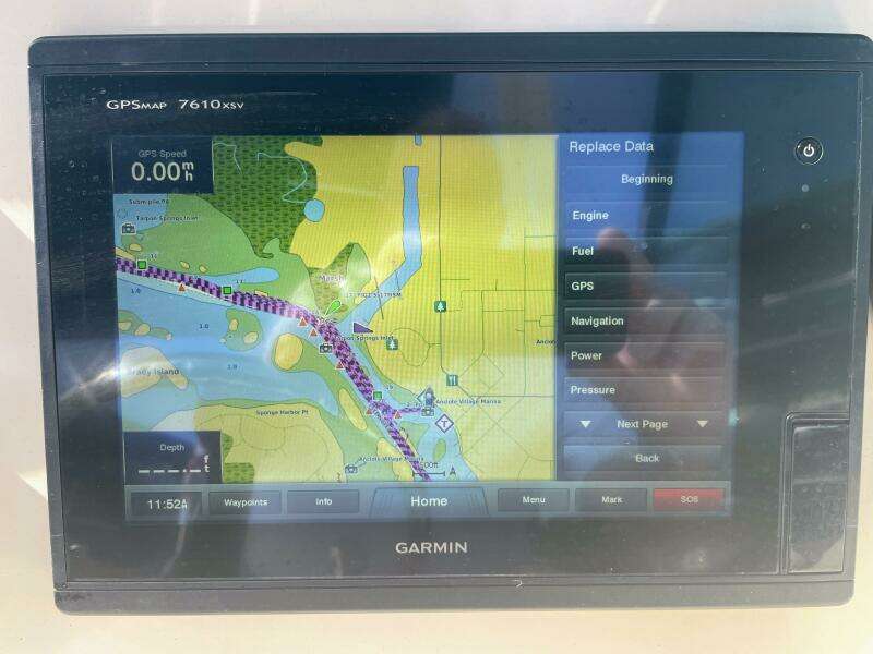 2015 Boston Whaler 230 Vantage