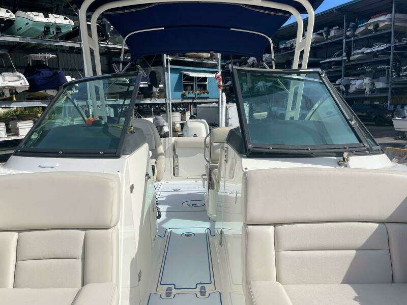 2015 Boston Whaler 230 Vantage