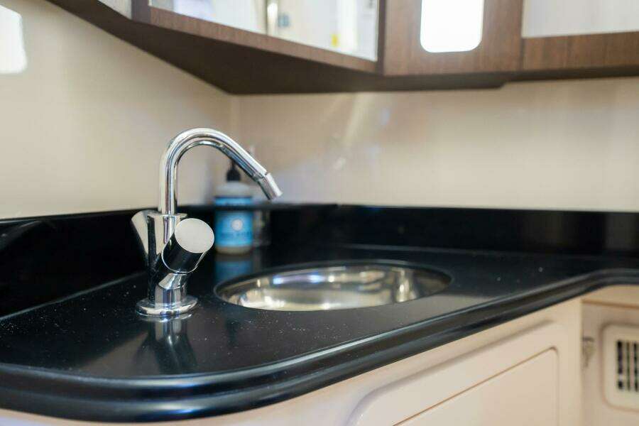 2021 Grady-White Canyon 456