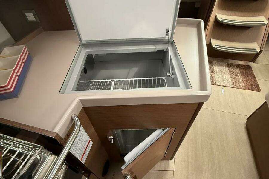 2022 Beneteau Oceanis 40.1